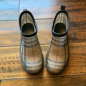 Vintage Burberry bootie rain boots